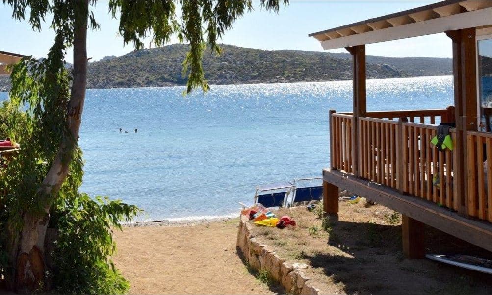 A scenery from Isola dei Gabbiani - Land of water