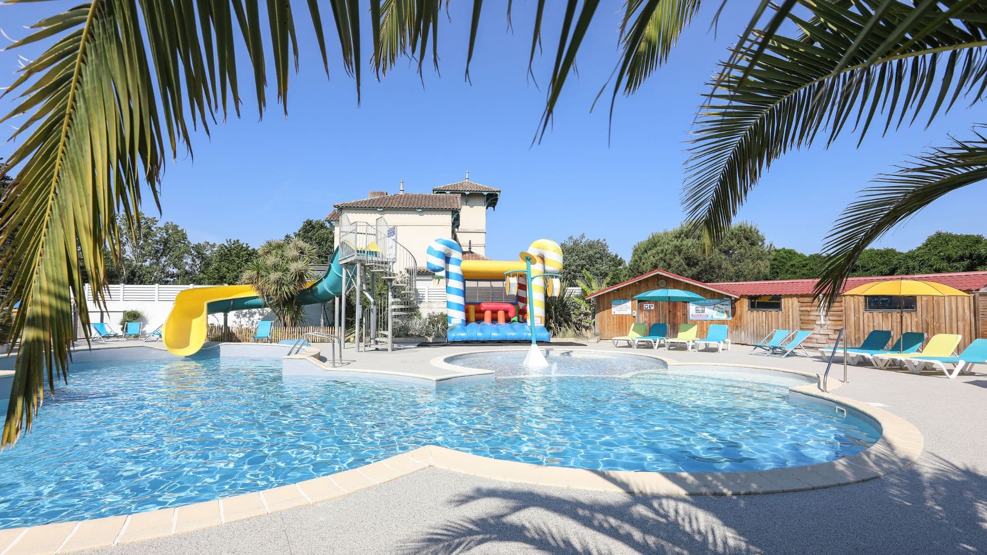 A scenery from Ushuaïa Villages - Camping Le Parc de la Grève