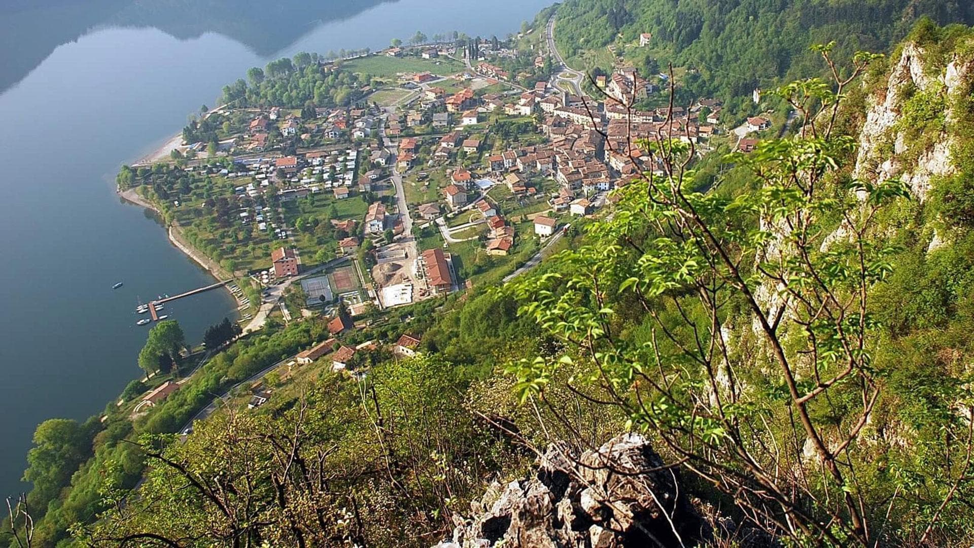 A scenery from Lago Idro Glamping Boutique