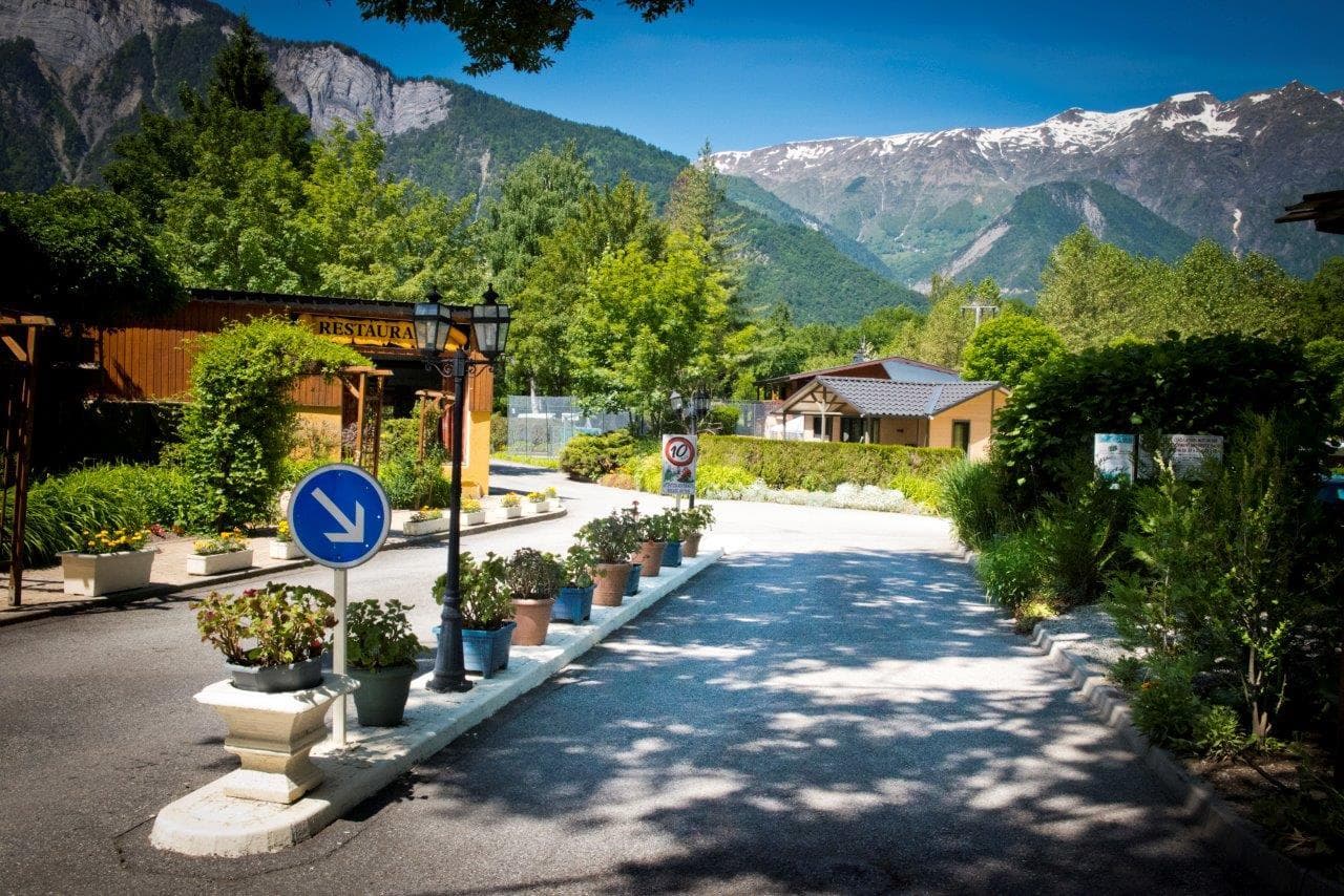 A scenery from Flower Camping A La Rencontre du Soleil