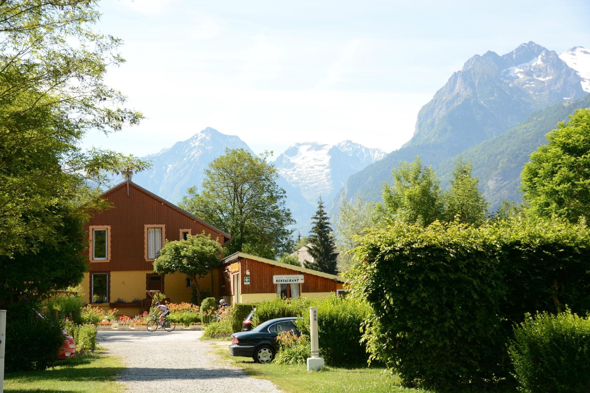 A scenery from Flower Camping A La Rencontre du Soleil