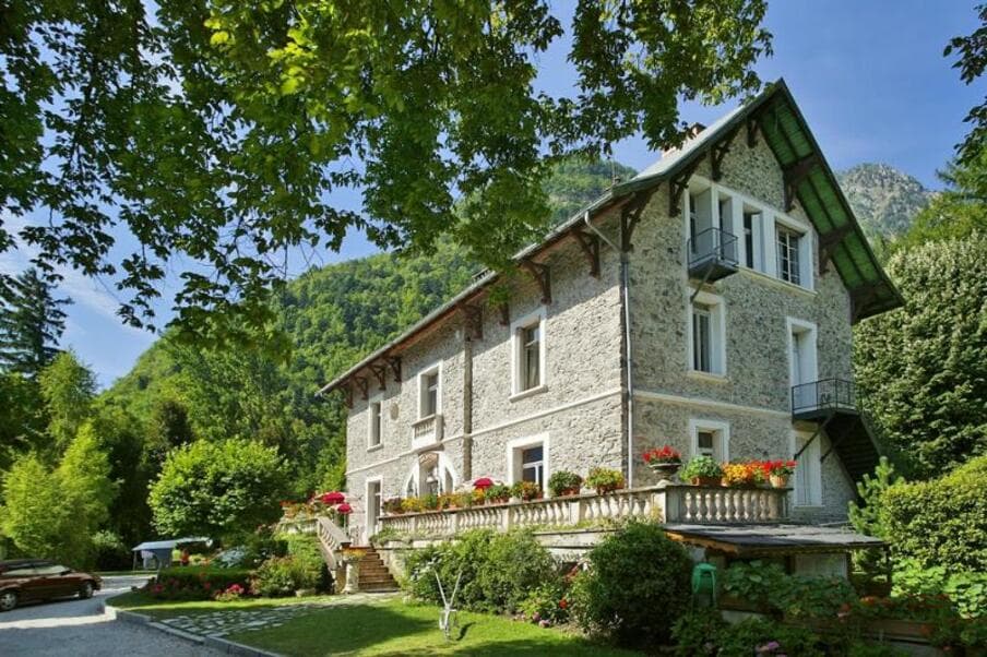 A scenery from Camping Le Château de Rochetaillée