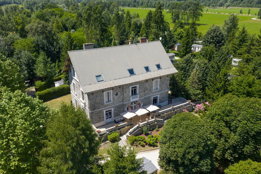 A scenery from Camping Le Château de Rochetaillée