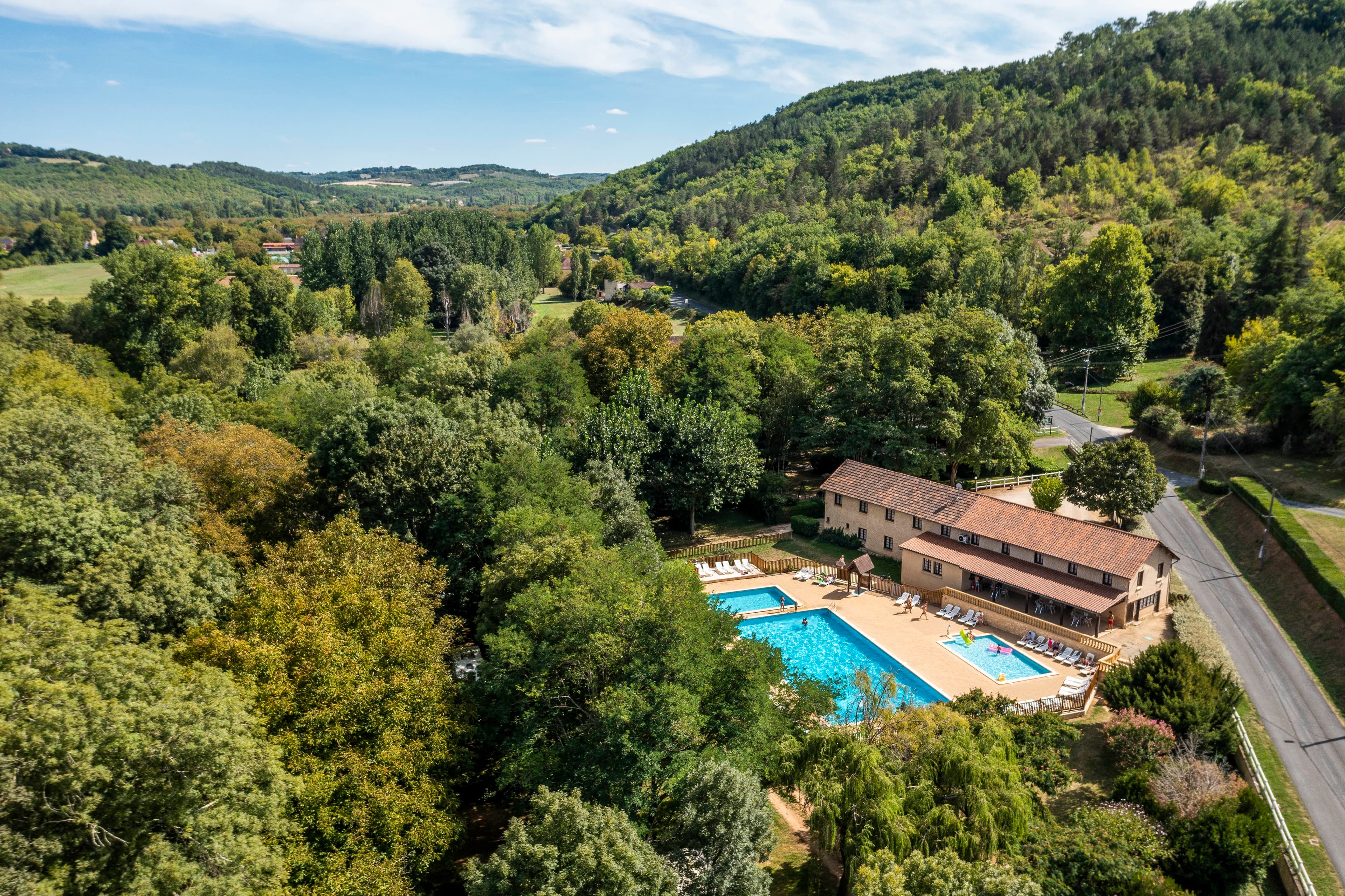 A scenery from Slow Village | Saint-Cybranet