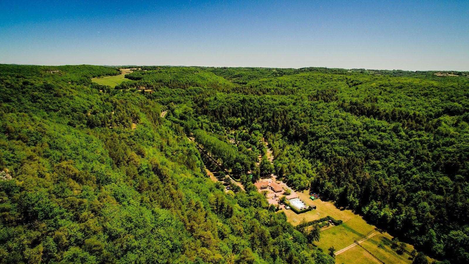 A scenery from Flower Camping Le Val de la Marquise