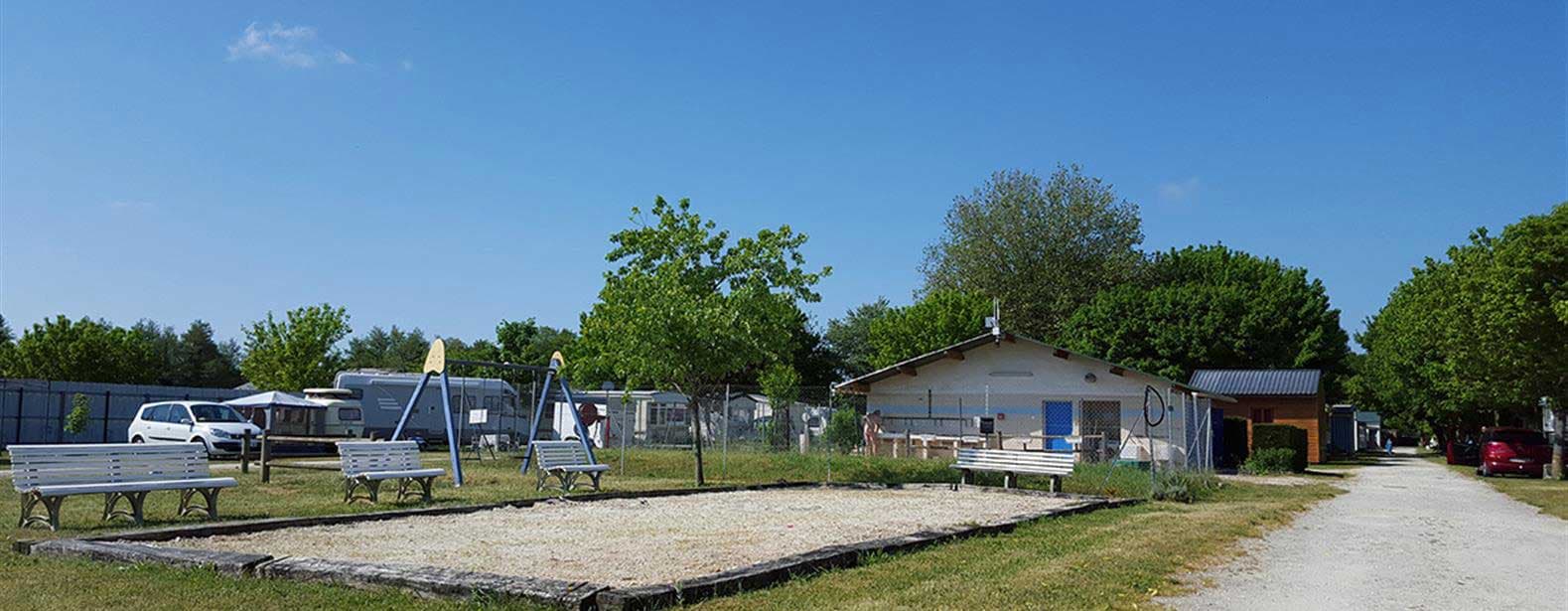A scenery from Camping Le Petit Dauphin