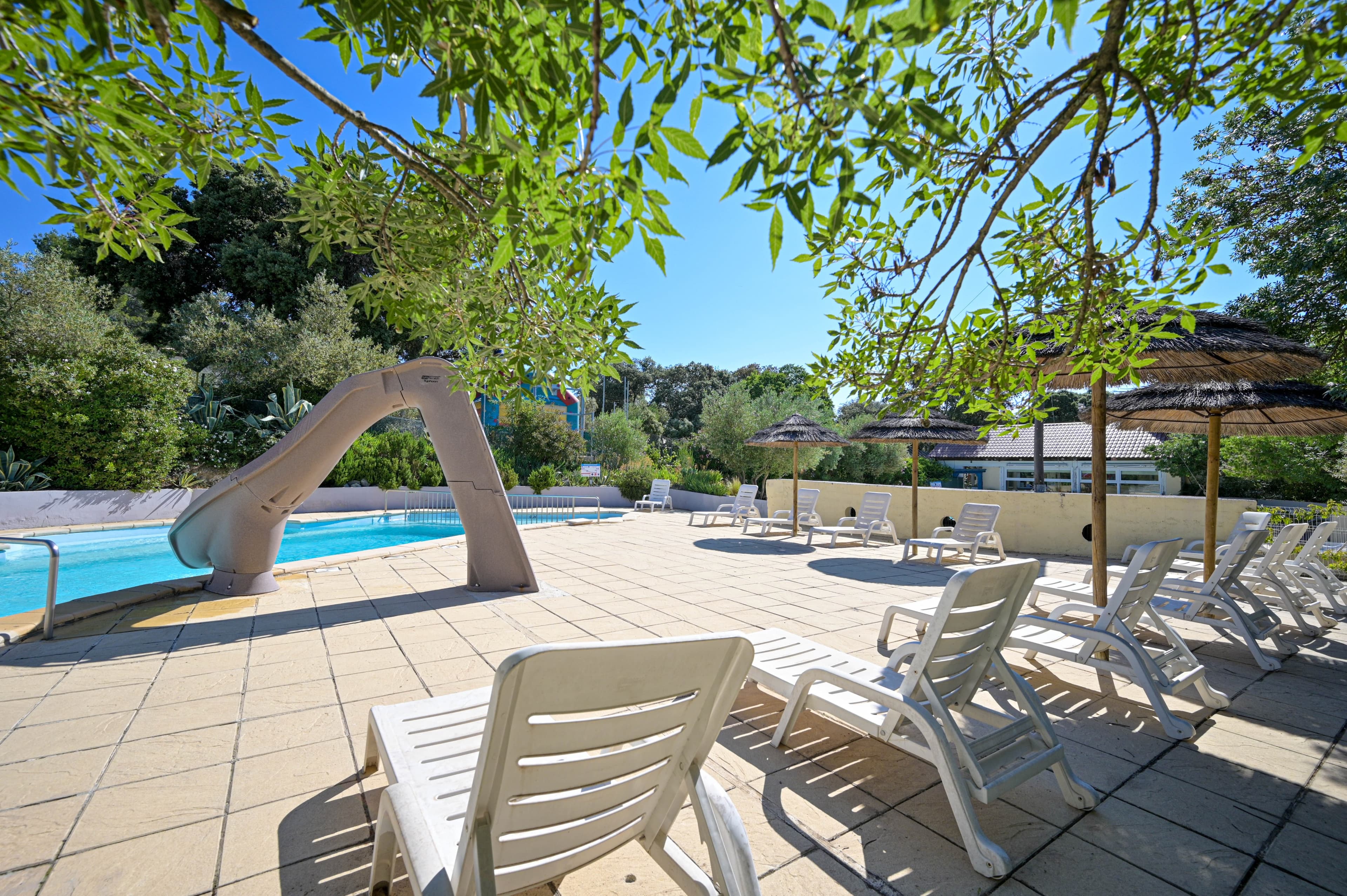 A scenery from Flower Camping le FONDESPIERRE