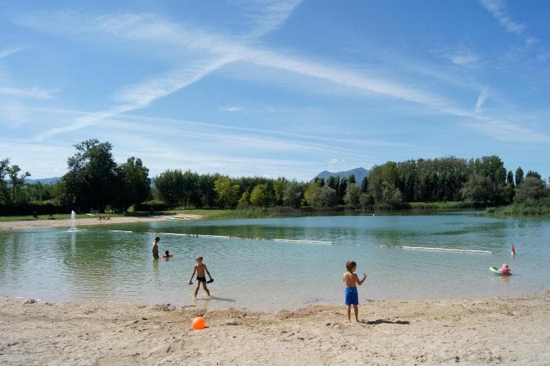 A scenery from Flower Camping Lac du Marandan
