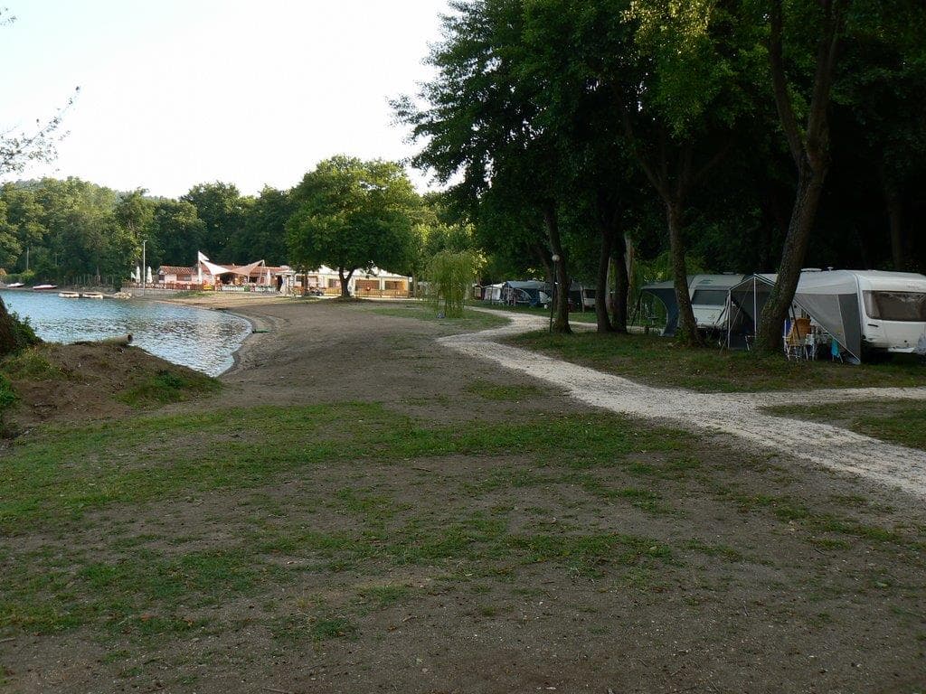 A scenery from Camping Roma Flash
