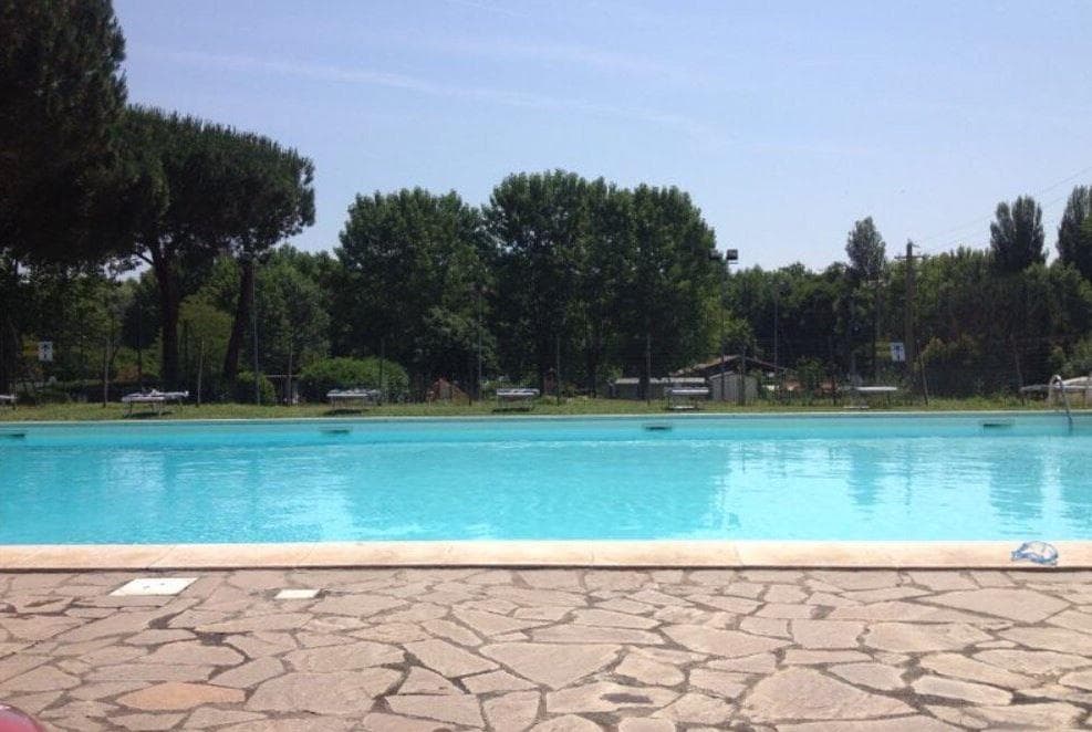 A scenery from Camping Roma Flash