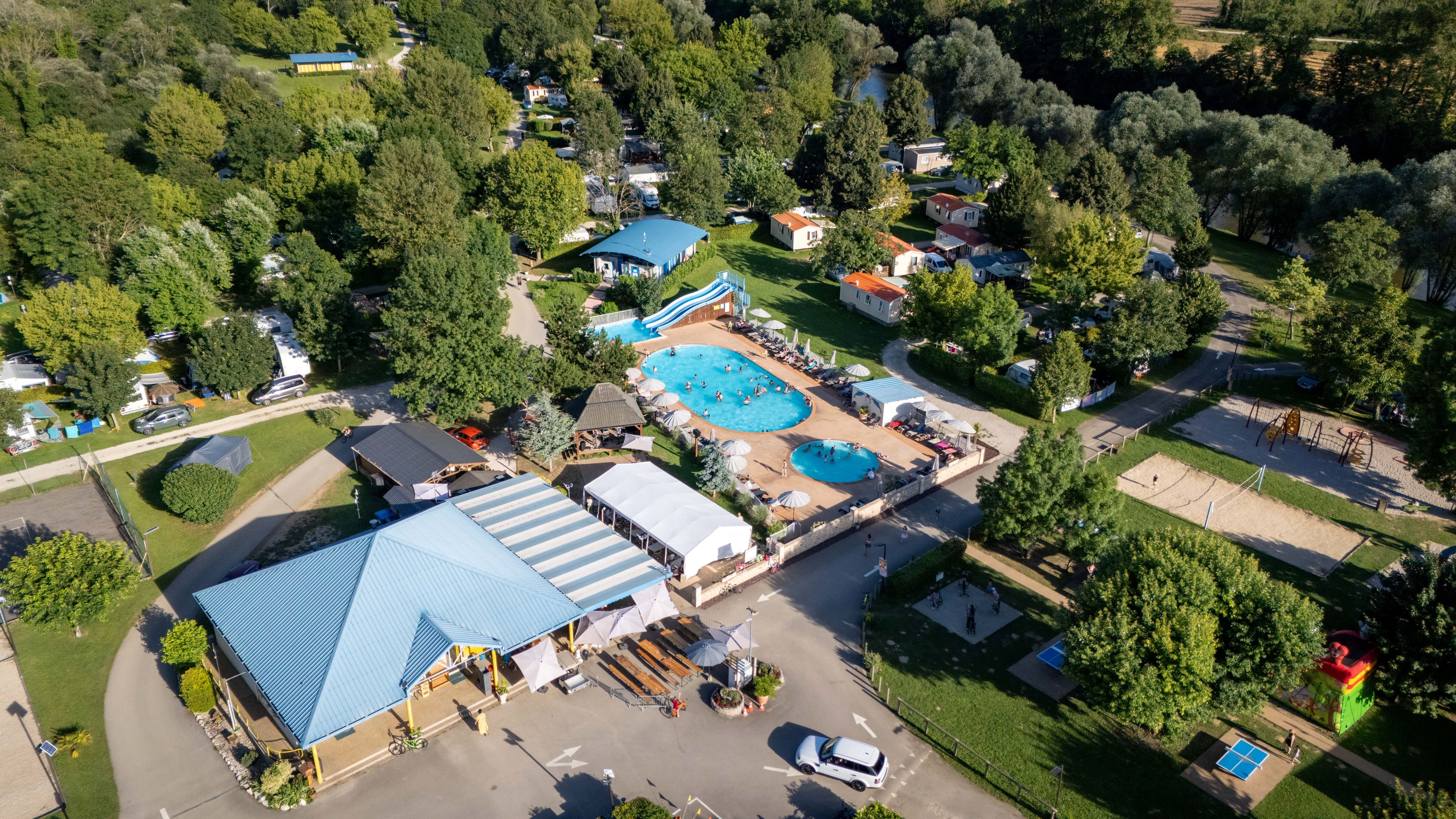 A scenery from Camping Les Bords de Loue