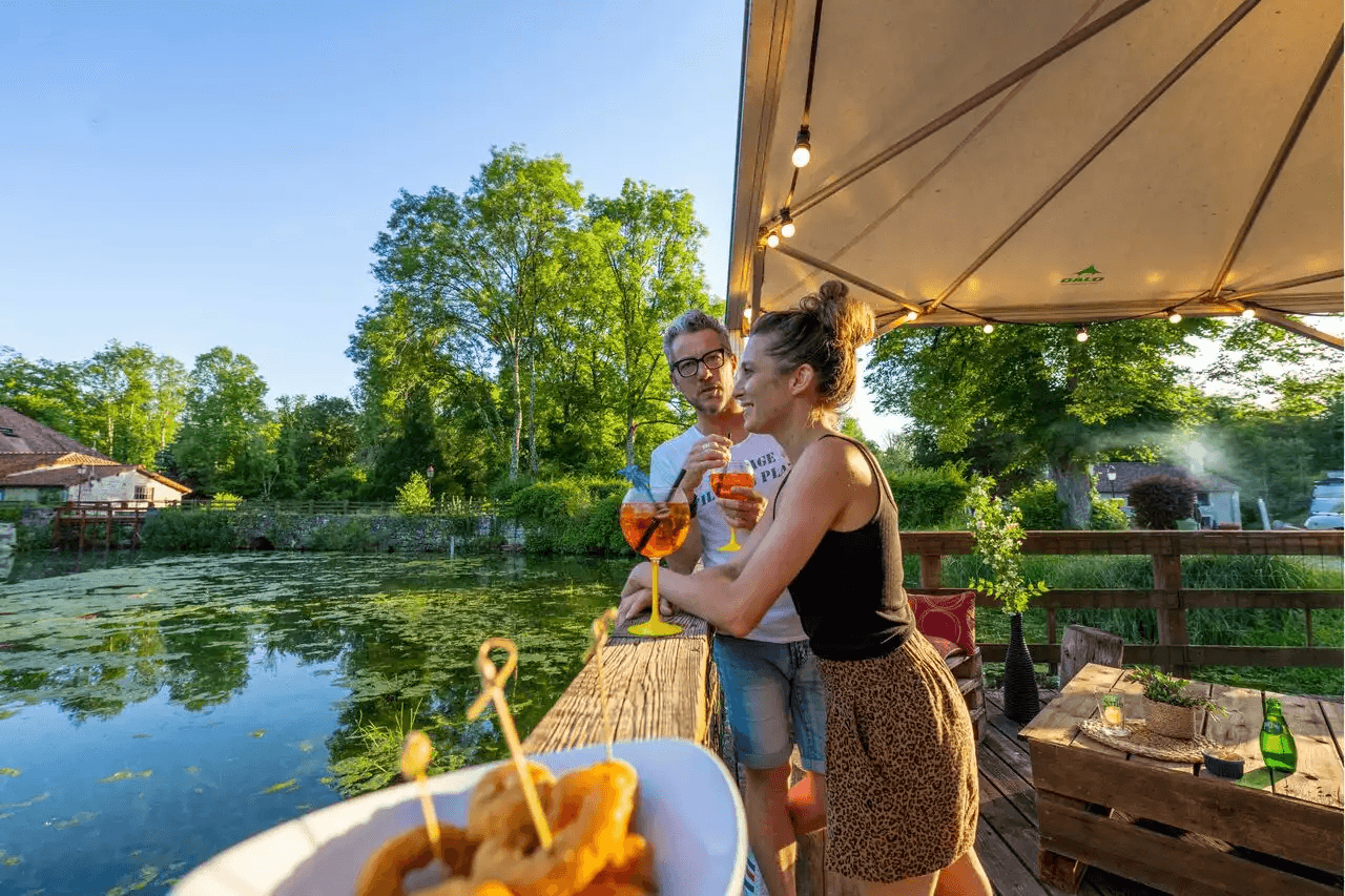 A scenery from Clico Chic - La Forge de Sainte Marie