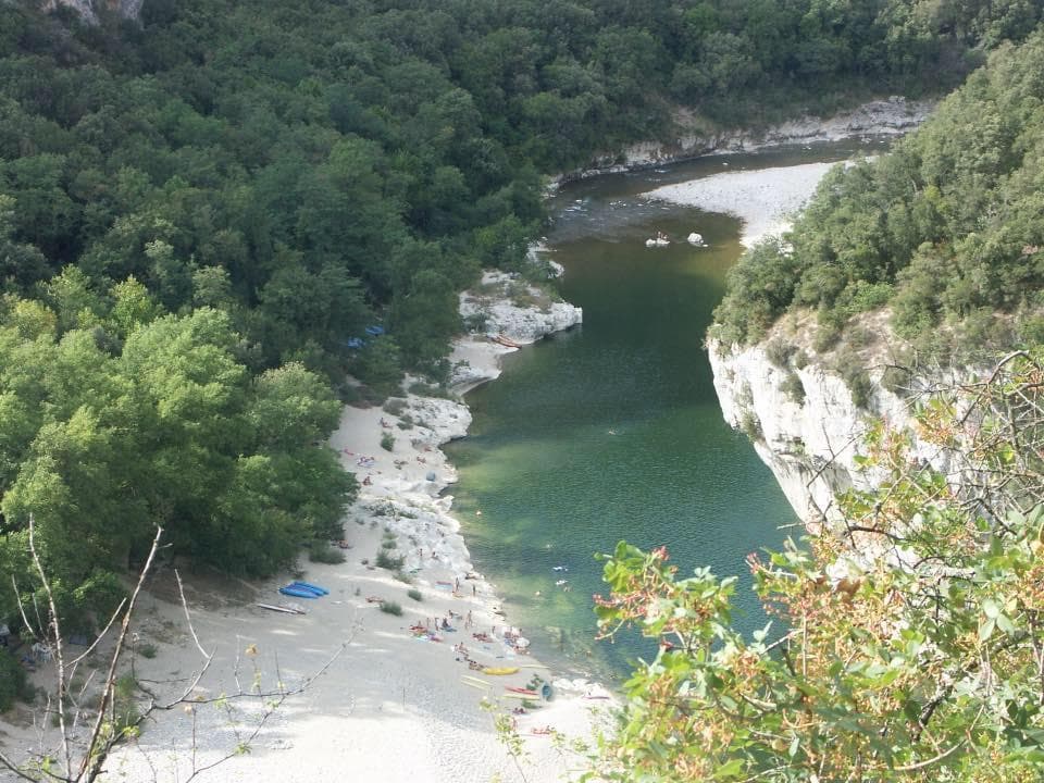 A scenery from La Plage des Templiers