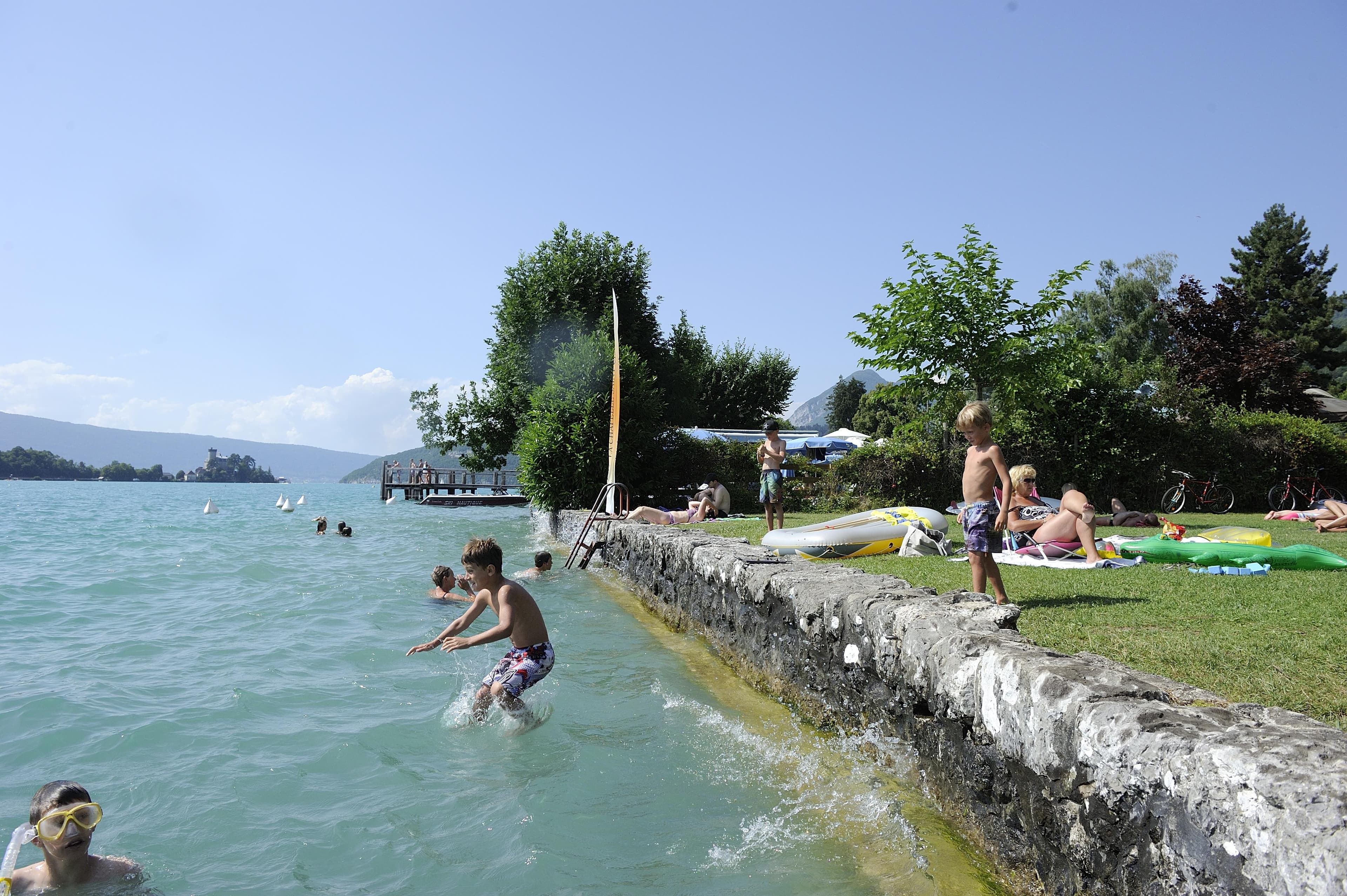 A scenery from Camping La Chapelle Saint Claude
