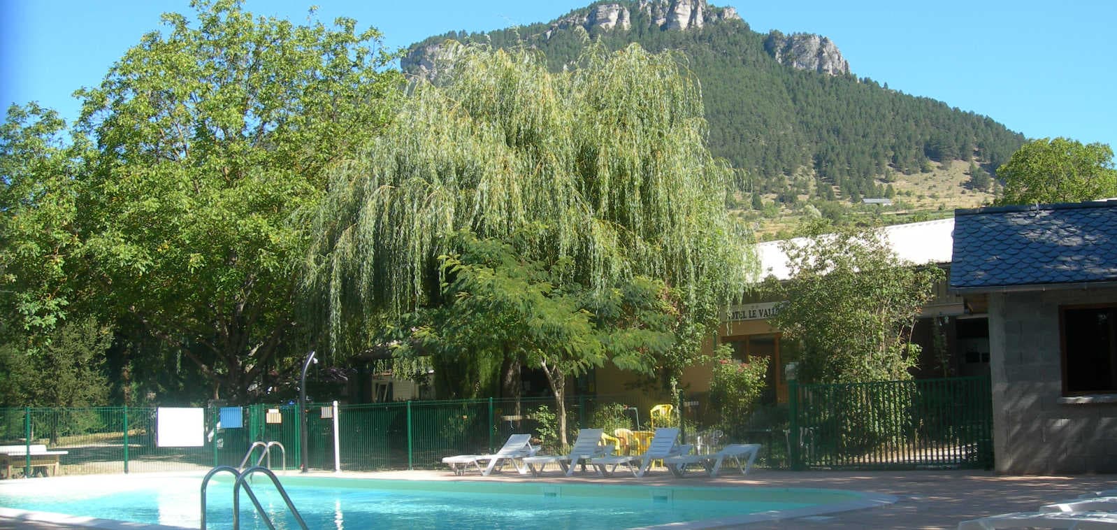 A scenery from Camping Les CERISIERS - Hôtel le Vallon