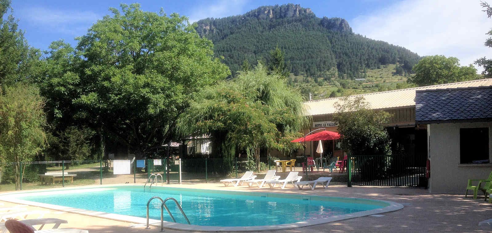 A scenery from Camping Les CERISIERS - Hôtel le Vallon
