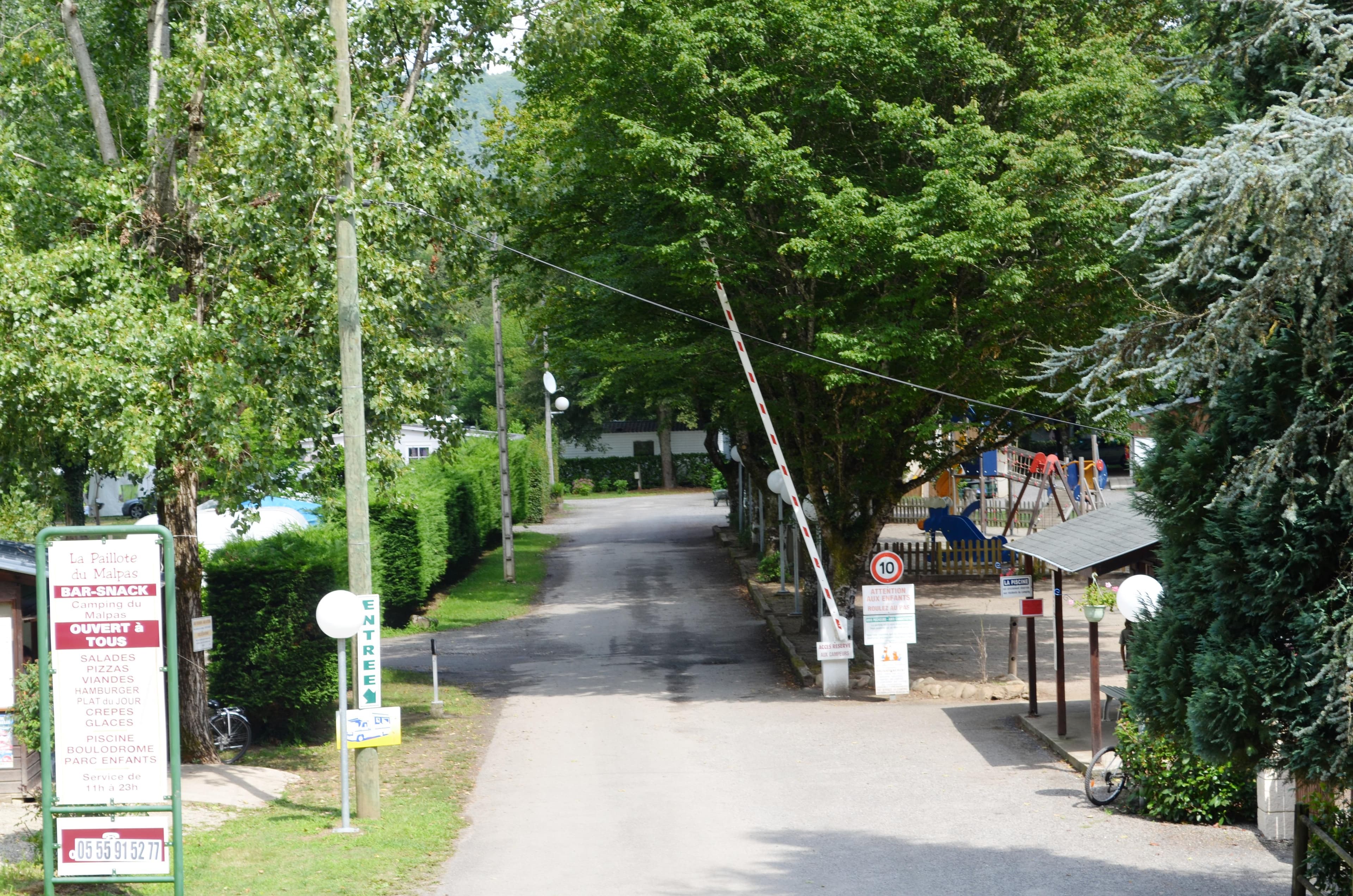 A scenery from Flower Camping l'Echo du Malpas