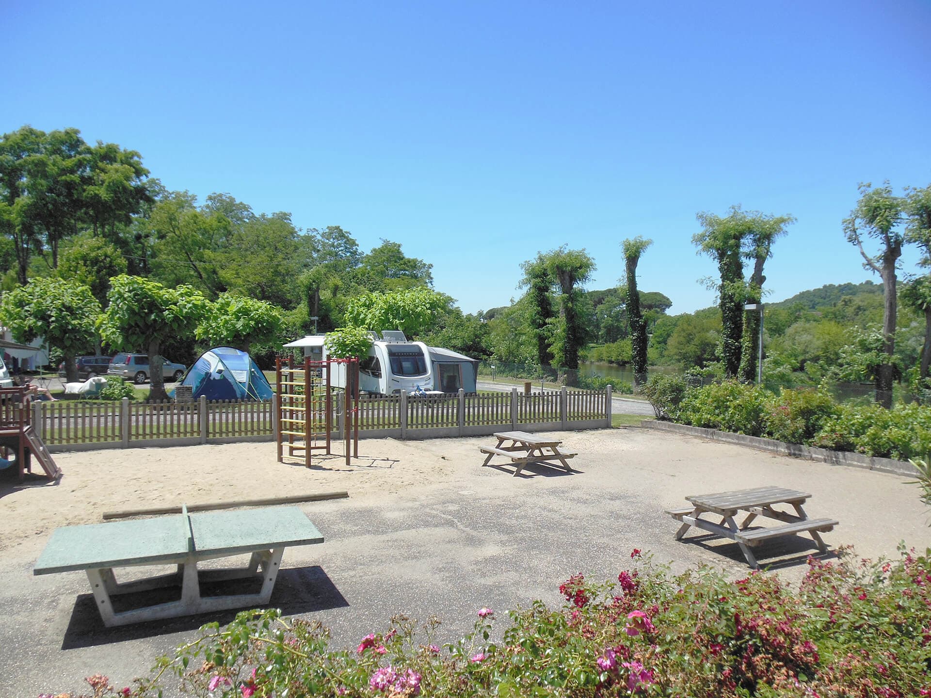A scenery from CAMPING DE LA BASTIDE