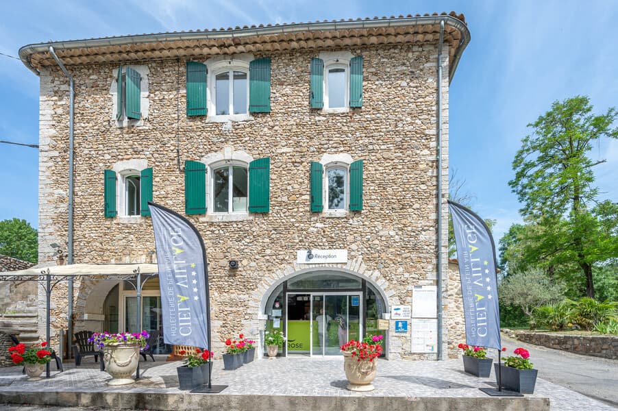 A scenery from Camping Le Castel Rose