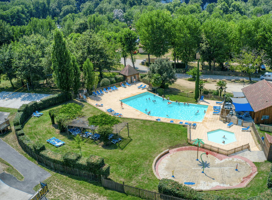A scenery from Camping Le Rocher de la Cave