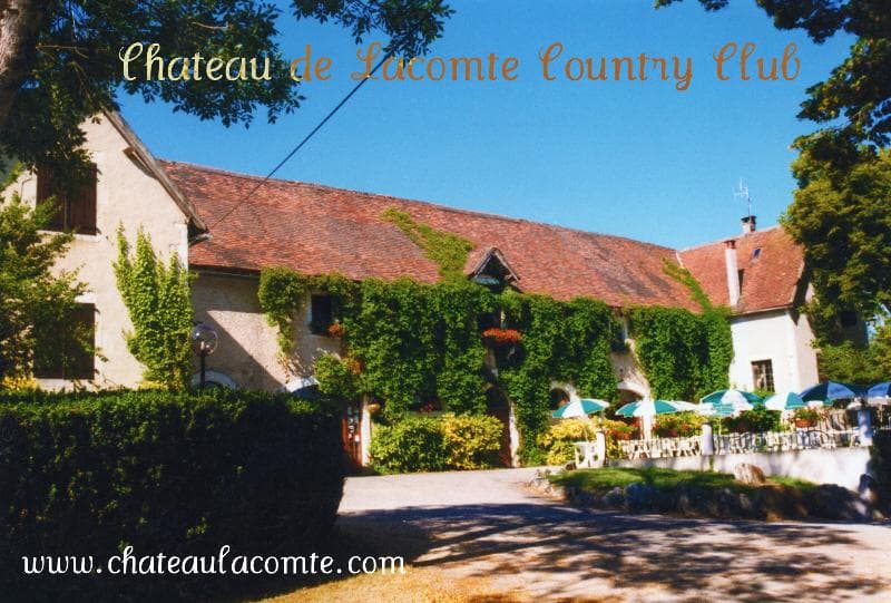 A scenery from Château de Lacomté