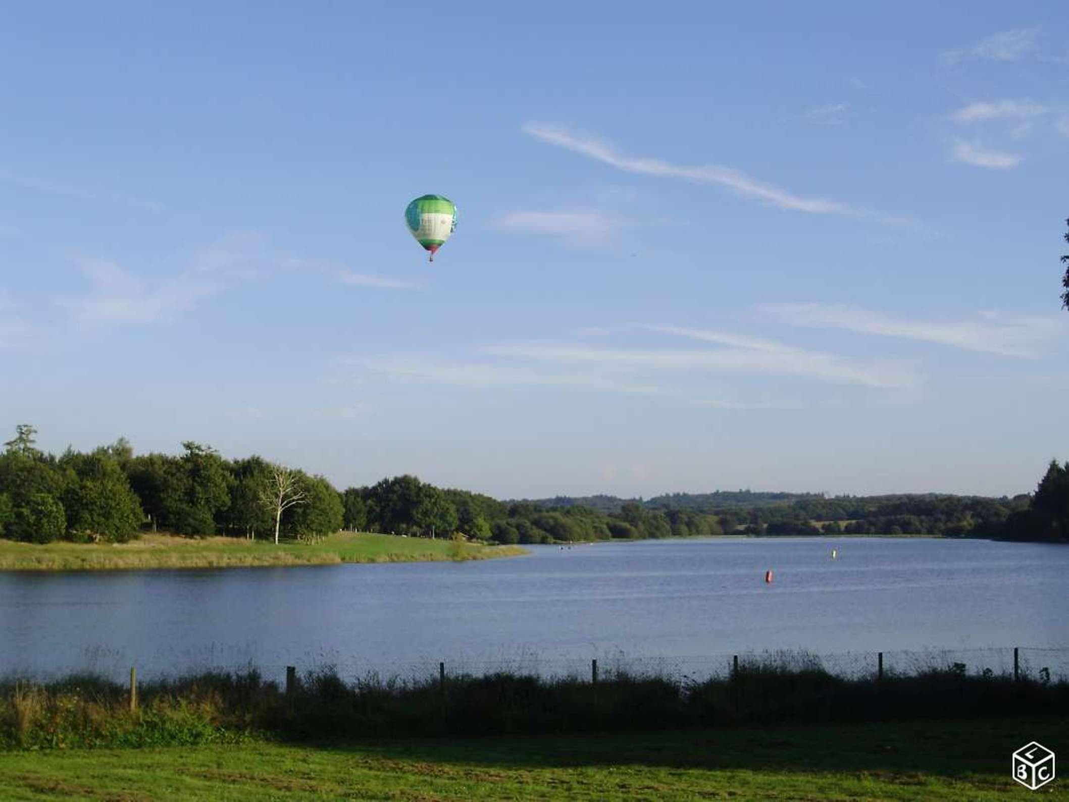 A scenery from Flower Camping des Lacs