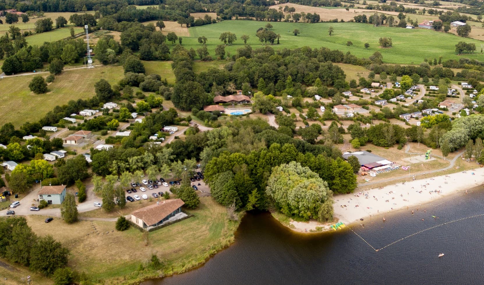 A scenery from Flower Camping des Lacs
