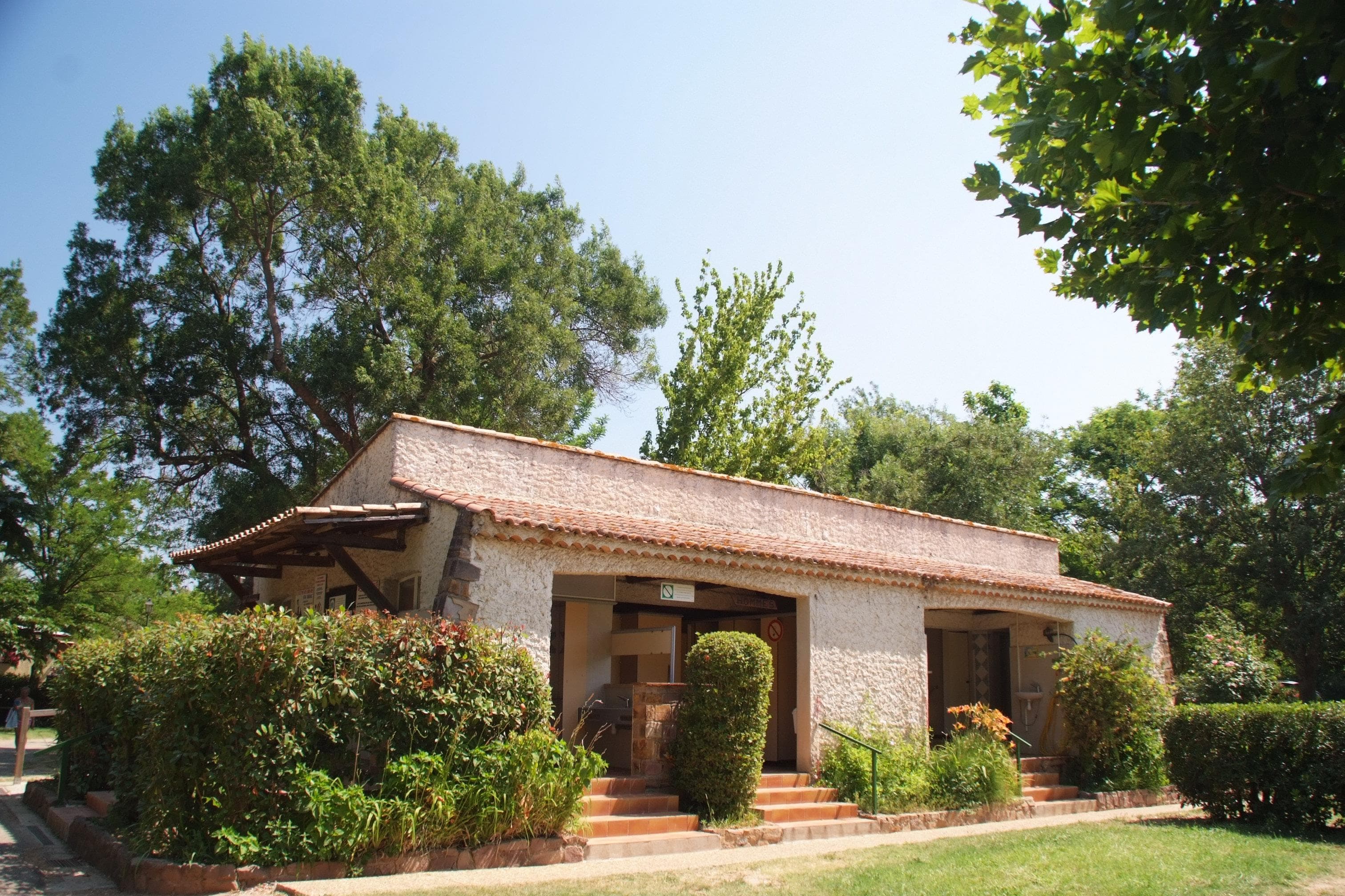 A scenery from Flower Camping du Moulin des Iscles