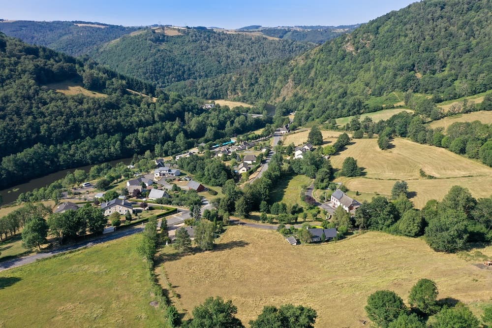 A scenery from Flower Camping Le Belvédère - Auvergne - Cantal