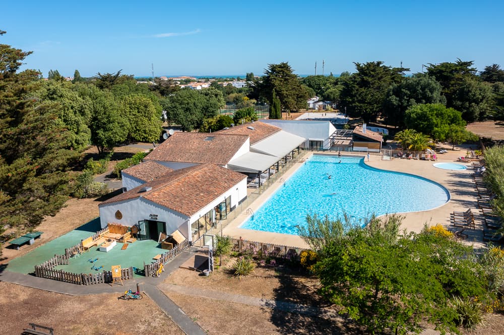 A scenery from Slow Village | Saint Martin de Ré