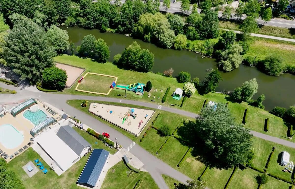A scenery from Flower Camping l'Ile des Trois Rois