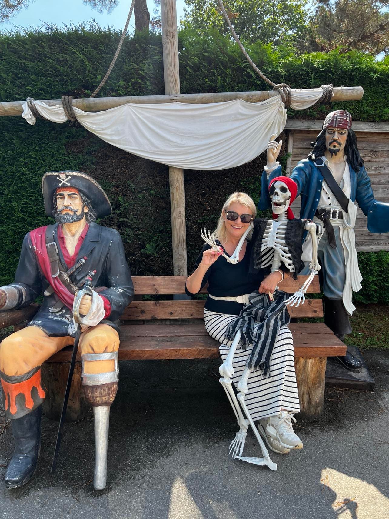 A scenery from Les Pirates de Carnac