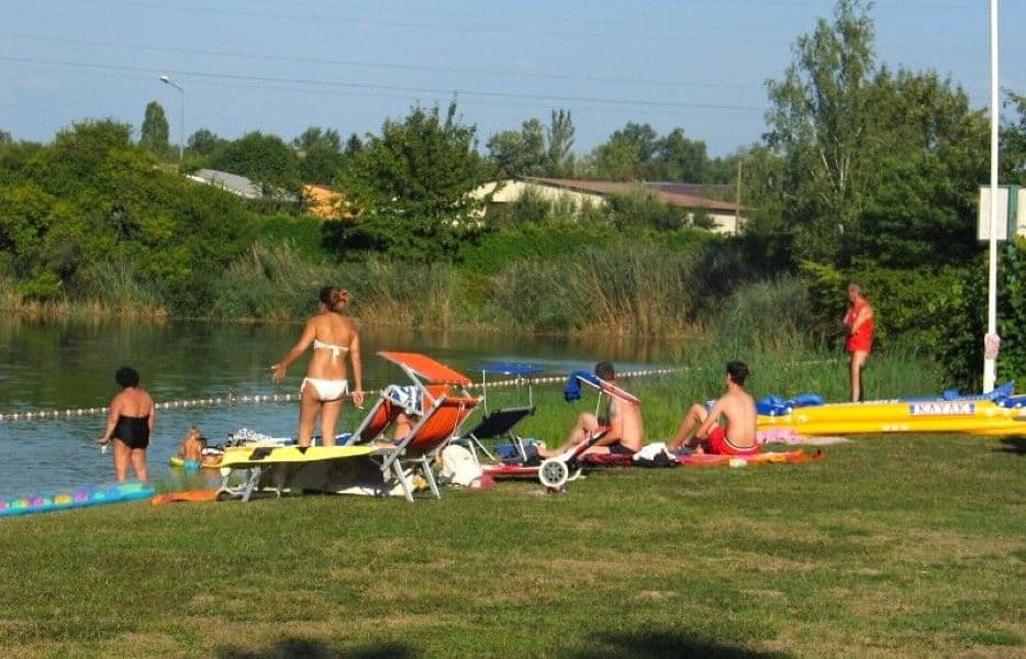 A scenery from Clico Chic - Au Clair Ruisseau