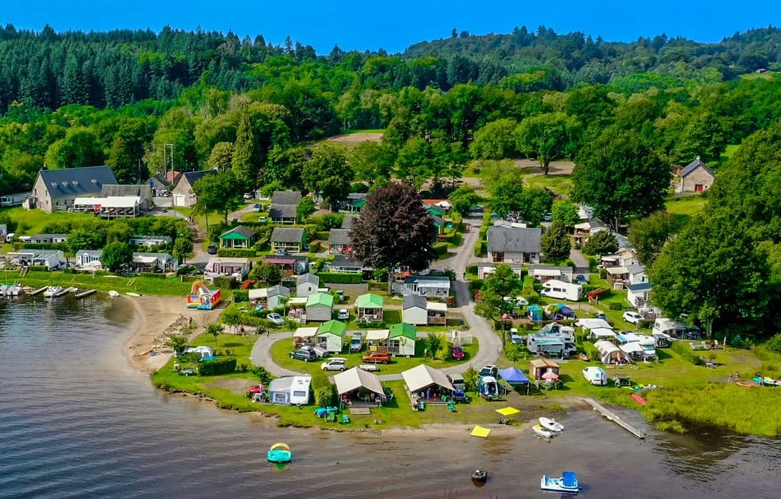 A scenery from Flower Camping Le Port de Neuvic