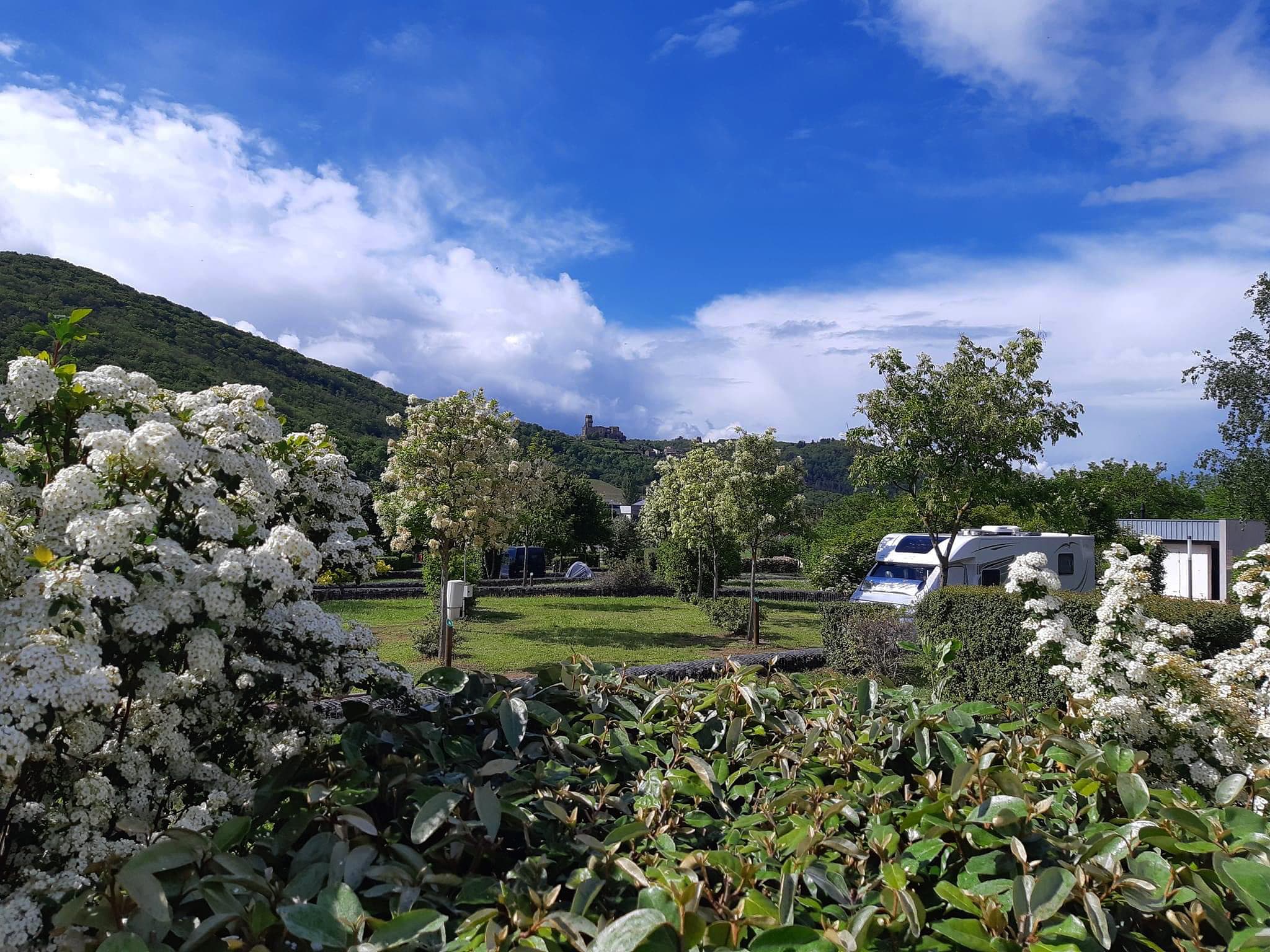 A scenery from Camping Onlycamp Volvic Pierre & Sources