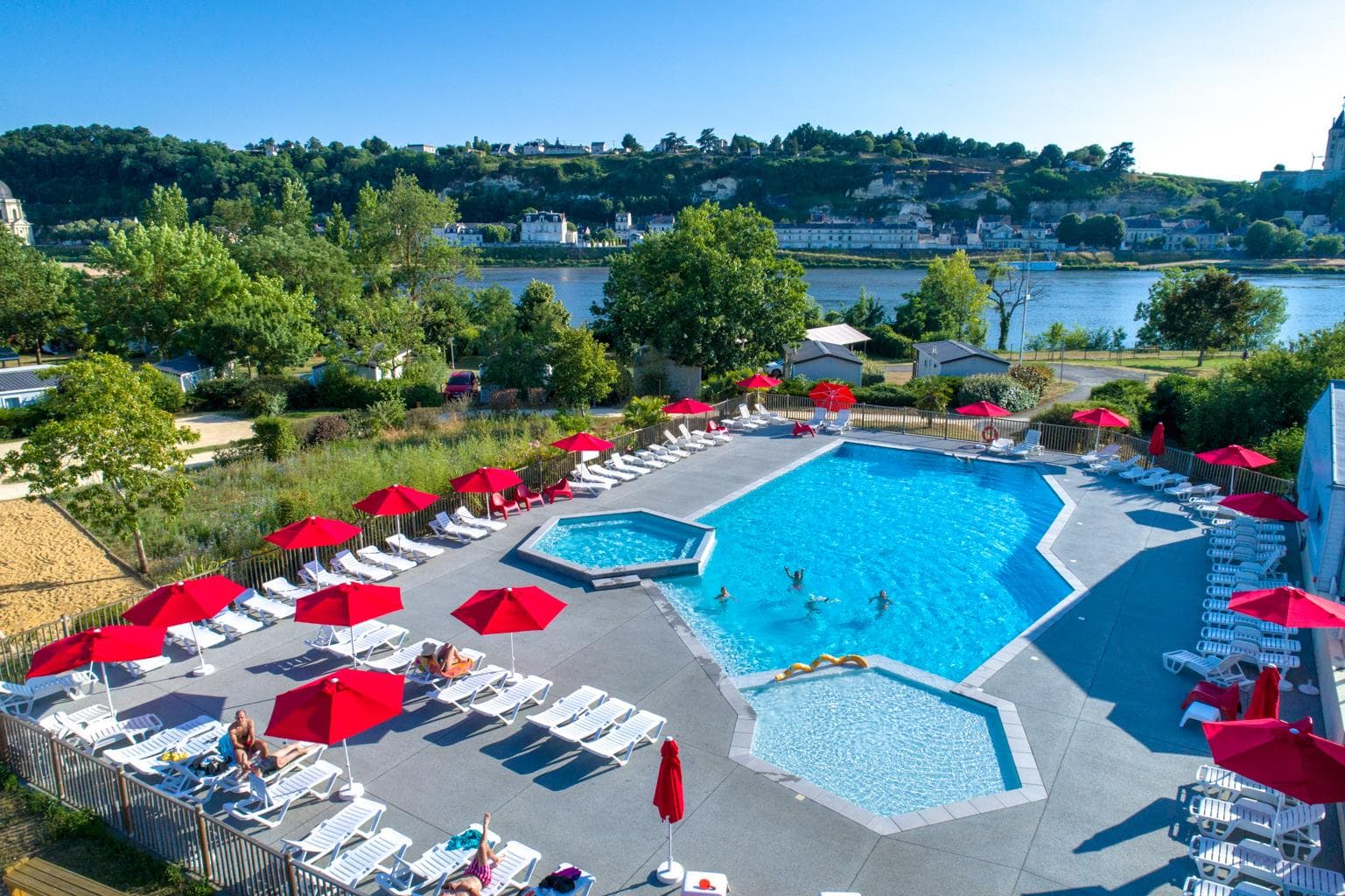 A scenery from Flower Camping L'Ile d'Offard