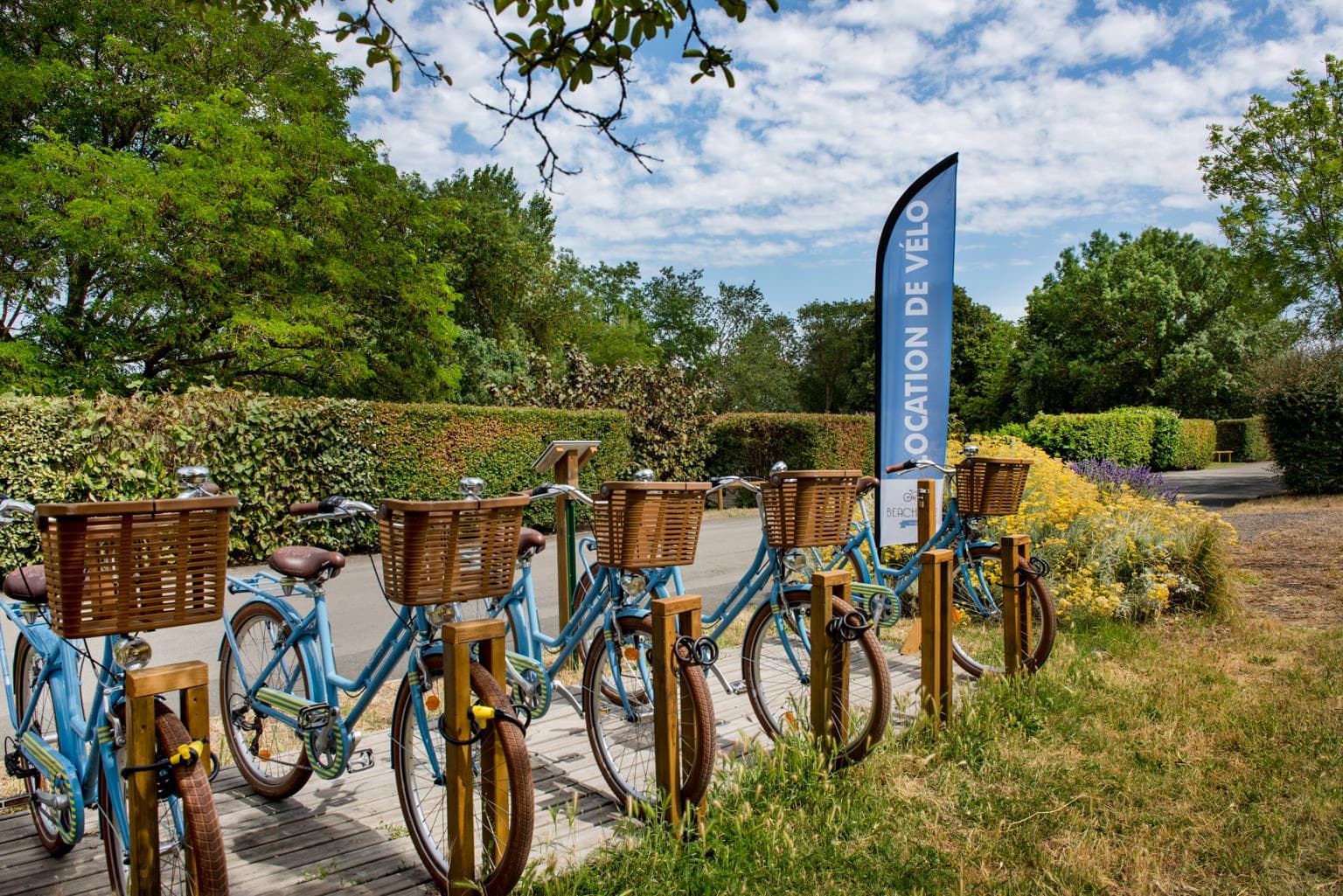 A scenery from Flower Camping L'Ile d'Offard