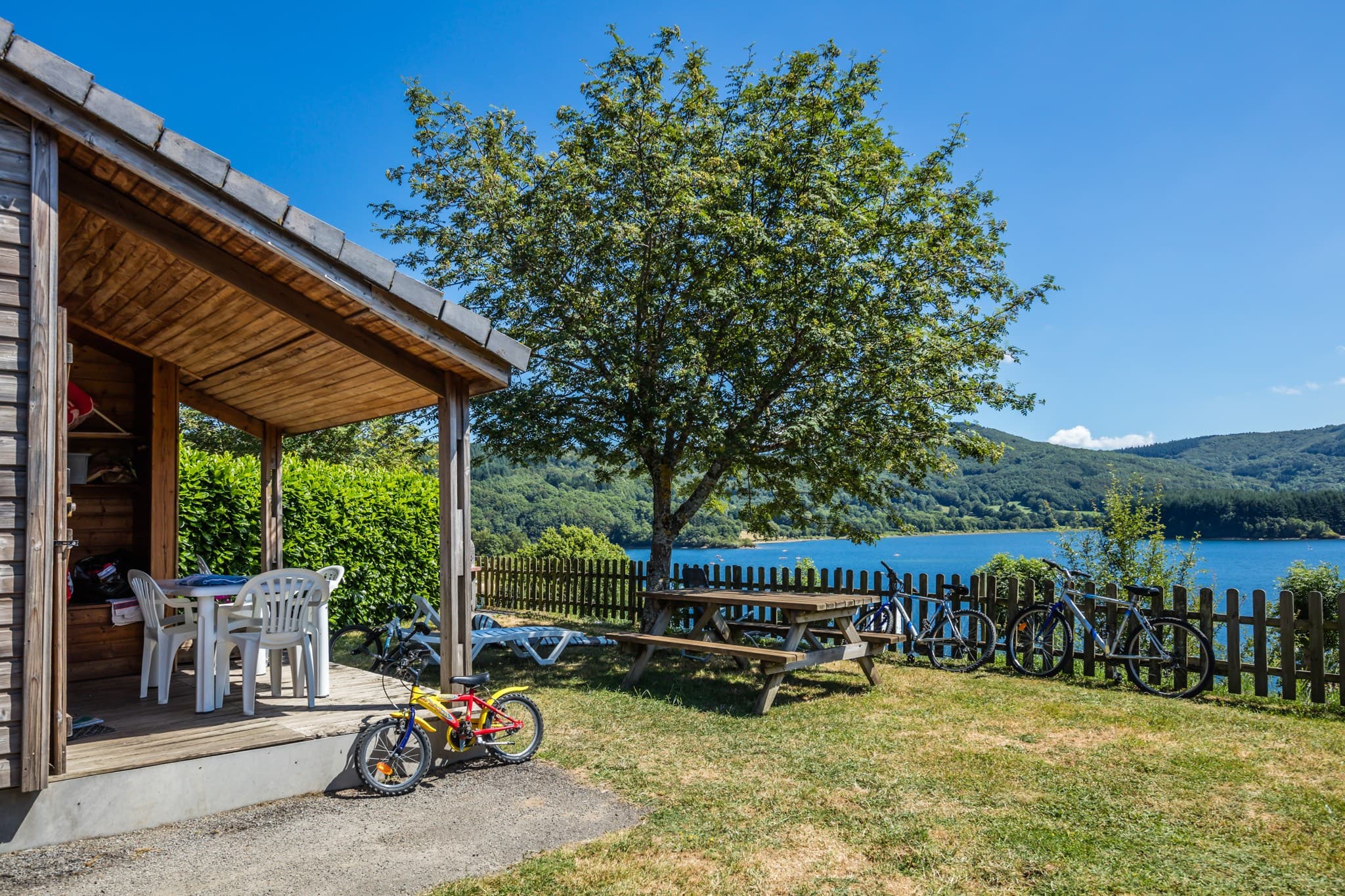 A scenery from Les Rives du Lac de Laouzas