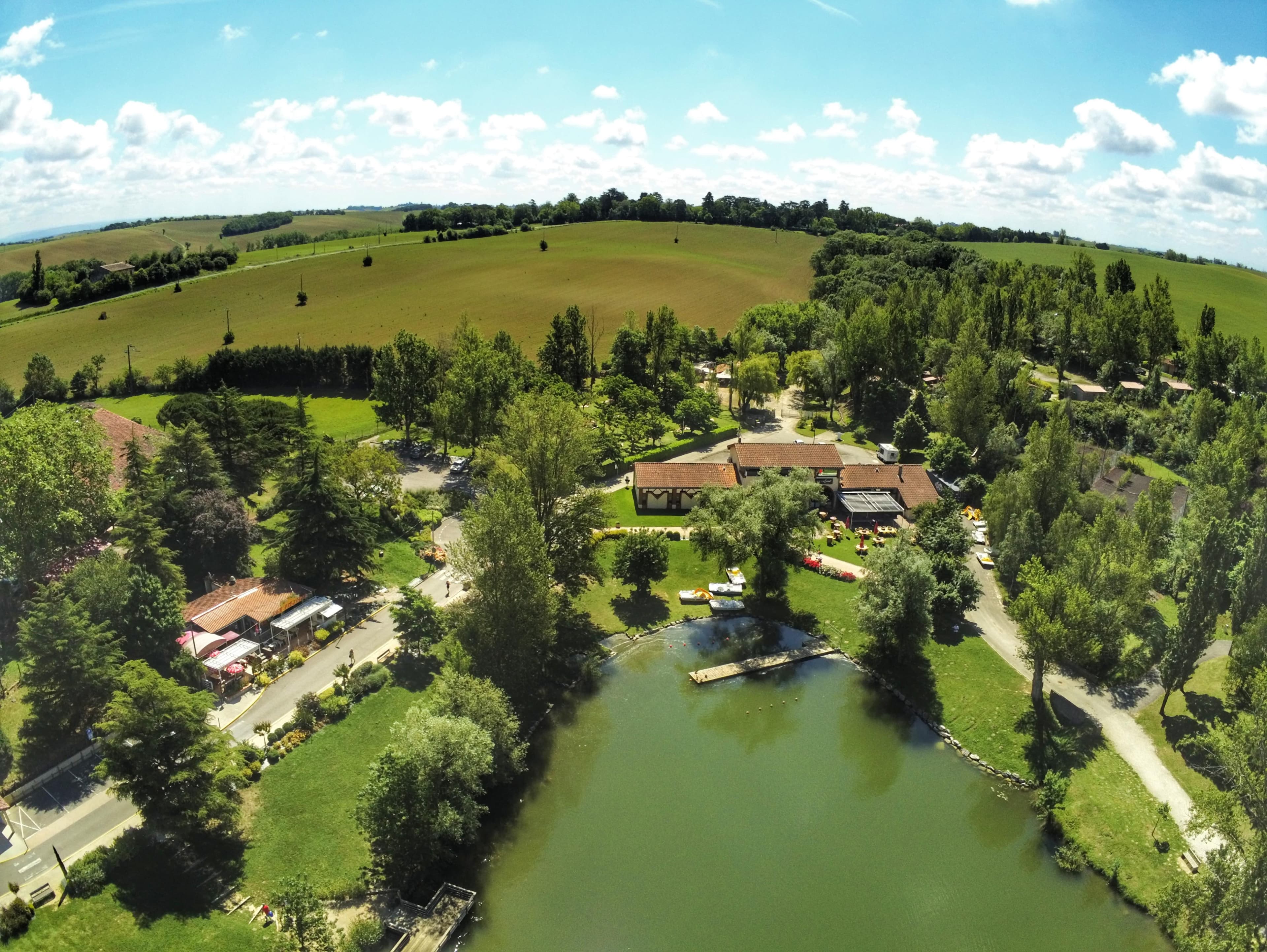 A scenery from Flower Camping Du Lac De Thésauque