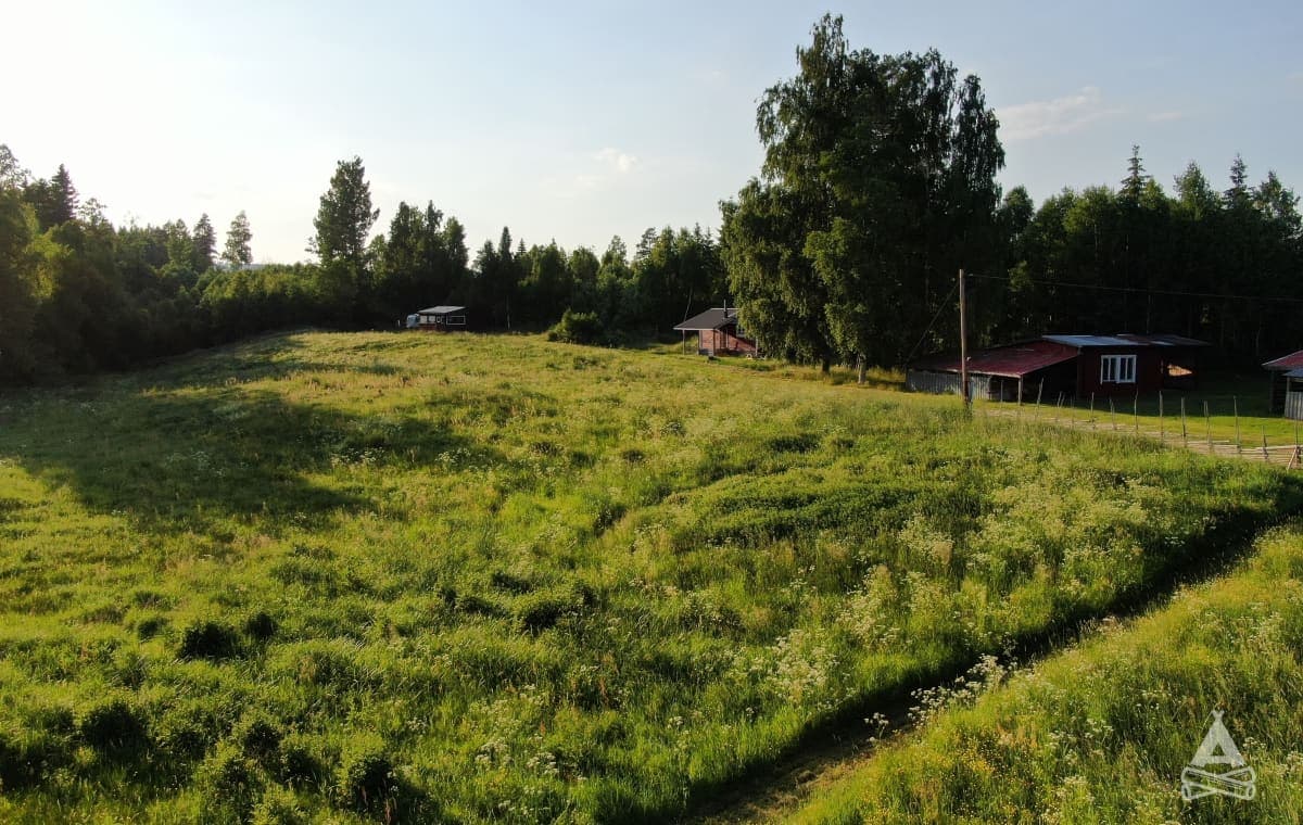 A scenery from Gullsjövägen - gård i skogen